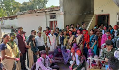 मटकी फोड़ के माध्यम से रंगपंचमी होली स्नेह मिलन समारोह का आयोजन किया गया