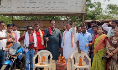 संसदीय सचिव रेखचंद जैन एवं विधायक चित्रकोट राजमन बेंजाम ने महंगाई के विरुद्ध तोकापाल में जनजागरण अभियान चलाया