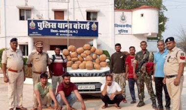 CG गांजा पकड़ाया ब्रेकिंग : XUV कार में आंध्रप्रदेश से यूपी ले जा रहे थे गांजा तस्करों को पुलिस ने धरा.....90 किलो 800 ग्राम गांजा,एक कार जप्त...!