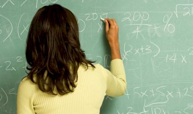 Teachers Got Notice For Three Children: 989 शिक्षकों को कारण बताओ नोटिस जारी... 3 बच्चे पैदा करने पर 989 टीचर्स को मिला नोटिस.... जा सकती है नौकरी.... मचा हड़कंप.....