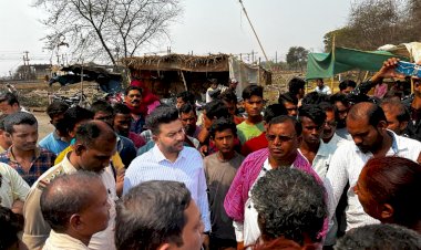 जयरामनगर रेलवे क्रॉसिंग के पास बड़ा दुर्घटना एक की मौके पर ही मौत दूसरा हुआ घायल गुस्साए ग्रामीणों ने किया चक्कजाम प्रशासनिक अमला मौके पर पढ़े पूरी खबर