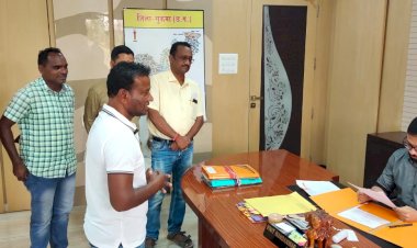 सुकमा पूर्व छात्रों ने मुख्यमंत्री के नाम  ज्ञापन सौंप कर जताया विरोध..शासकीय माध्यमिक विद्यालय सुकमा यथावत रखने की मांग की