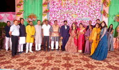 CG:पूर्व जिला पंचायत सदस्य के लडके के विवाह का प्रथम वर्षगांठ कार्यक्रम में पहुंचे दुर्ग लोकसभा सांसद विजय बघेल...कार्यक्रम बेमेतरा भवानी वाटिका में आयोजित किया गया था