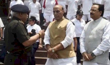 रक्षा मंत्री राजनाथ सिंह Defence Minister ने  कहा कि भारत की सीमाओं की रक्षा करने वालों को ज्यादा से ज्यादा सुविधाएं मुहैया कराना सरकार की सर्वोच्च प्राथमिकता है.