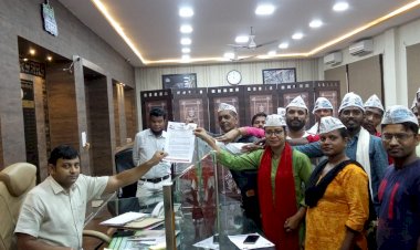 मेडिकल कॉलेज़/हॉस्पिटल की सफाई कर्मचारी 05 दिनों से हड़ताल पर, ज़िला अध्यक्ष के नेतृत्व में आम आदमी पार्टी के पदाधिकारियों ने कलेक्टर का किया ध्यानाकर्षण