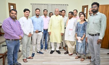 मुख्यमंत्री ने मनरेगा के रोजगार सहायकों का मानदेय 5 एवं 6 हजार से बढ़ाकर अब 9 हजार 540 रूपए करने की घोषणा की
