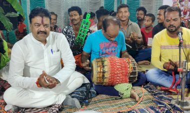 श्री नारायण सेवा समिति द्वारा लक्ष्मी नारायण मंदिर पनारापारा जगदलपुर में आयोजितअखंड महामंत्र  कीर्तन यज्ञ कार्यक्रम में शामिल हुए संसदीय सचिव एवं विधायक जगदलपुर रेखचंद जैन