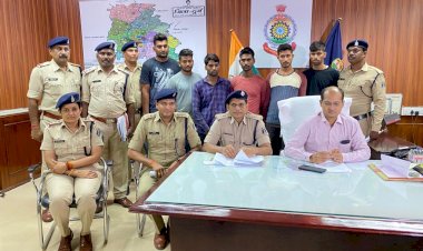 CG- CISF की आरक्षक भर्ती परीक्षा में धांधली का खुलासा: गैंग के सरगना सहित 6 आरोपी गिरफ्तार.... 5-5 लाख रुपए में हुई थी डील.... फर्जी दस्तावेज लेकर बैठे थे बदमाश.... तरीका जान रह जाएंगे दंग......