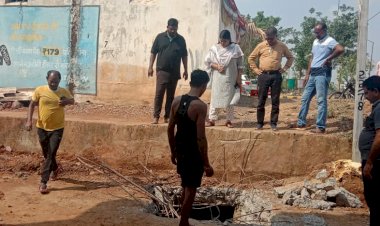 नगरपालिक निगम, जगदलपुर के महापौर श्रीमती सफीरा साहू ने शहर के गंगामुंडा तालाब व भूतहा तालाब मे चल रहे विकास कार्यों का निरीक्षण कर आवशयक निर्देश दिया