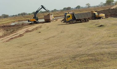 CG BEMETARA:साजा क्षेत्र  बेलगांव सरपंच सचिव की मनमानी ..पंचो के अनुमति के बिना मुरूम खनन के लिए ठेकेदार को दिया अनुमति
