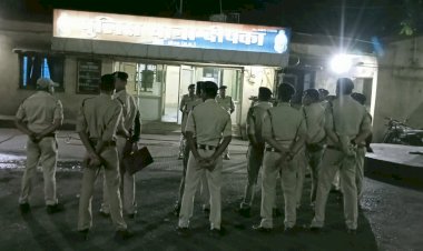 नगर पुलिस अधीक्षक के नेतृत्व में किया गया कांबिंग गस्त............ 20से अधिक निगरानी और  गुंडा बदमाशो की चेकिंग की गयी...............................