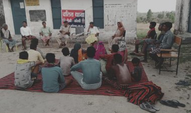 पुलिस चौकी कोरबी अंतर्गत ग्राम  खम्हारमुड़ा में लगा चलित थाना