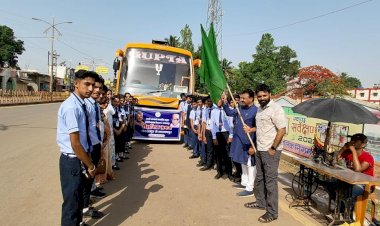 मुख्यमंत्री के निर्देश का त्वरित अमल........................ छात्रों को शैक्षणिक भ्रमण के लिए संसदीय सचिव श्री रेखचंद जैन ने हरी झंडी दिखाकर किया रवाना.......................