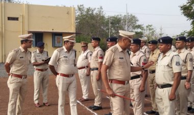 CG:बेमेतरा SP ने किया थाना बेरला एवं चौकी कंडरका का परेड व वार्षिक निरीक्षण