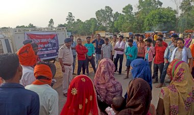 पुलिस जन चौपाल में नागरिकों के समस्याओं का किया जा रहा समाधान ...महिला सुरक्षा, कानून व साइबर अपराध से संबंधित दी गई जानकारी...