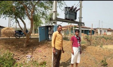 महीनों से लो - वोल्टेज की समस्या से जूझ रहे दत्तक पुत्र... गर्मी से लोगो का हाल बेहाल .. पानी के बिना त्राहिमाम, विद्युत विभाग व प्रशासन नही ले रही कोई सूद....