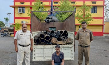 चोरी के 11 क्विंटल कबाड़ के साथ, प्रयुक्त पिकअप वाहन सहित आरोपी गिरफ्तार,हरदीबाजार पुलिस की कार्यवाही....