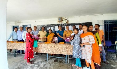 शासकीय उच्चतर माध्यमिक विद्यालय खोडरी में कक्षा नवमीं के नव प्रवेशित विद्यार्थियों का तिलक लगा मुं मीठा कर मनाया गया प्रवेशोत्सव पढ़े पूरी खबर