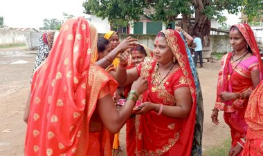 सुकमा जिले में बंजारा समाज के महिला प्रकोष्ठ की जिलास्तरीय बैठक..बैठक में बेटियों के पढ़ाई ( बेटी बचाओ बेटी पढ़ाओ )के साथ महिला आपने हक की लड़ाई कैसे लड़ी जाए इन  बिंदुओं पर हुई चर्चा