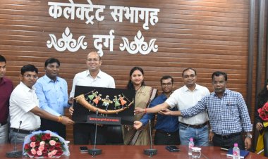 कलेक्टर डा. सर्वेश्वर नरेंद्र भुरे ने अपनी विदाई के दौरान दुर्ग की कार्यसंस्कृति की प्रशंसा की, बोले- मेरे कार्यकाल का सबसे अविस्मरणीय अनुभव दुर्ग का, यहां काम करना शानदार....