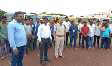 CG:पुलिस अधीक्षक बेमेतरा के आदेश पर यातायात बेमेतरा,परिवहन एवं स्वास्थ्य विभाग के संयुक्त टीम ने किया स्कुल वाहनों की जांच एवं चालकों का नेत्र एवं स्वास्थ्य परीक्षण