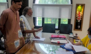 व्यापारी के हाथों ठगी के शिकार हुए पखांजूर क्षेत्र के किसानों की समस्या को ले किसान सभा ने कलेक्टर को सौंपा ज्ञापन...