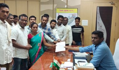 मुलाकिसोली के ग्रामीणों ने ग्रेनाइट नीलामी प्रकिया पर रोक लगाने हेतु सुकमा कलेक्टर को ज्ञापन सौंपा