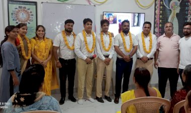 सिकसम थेरैपी सेंटर के डायरेक्टर मिश्रा का भीलवाडा सेंटर पर किया भव्य स्वागत