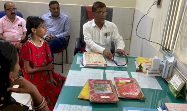 Sarguja News : कलेक्टर ने लाई दामिनी के चेहरे पर मुस्कान अब पढ़ने के लिये नही तय करना पडेगा 12 किलोमीटर का सफर  प्री बोर्ड कन्या छात्रावास में
दिलवाया एडमिशन शिक्षिका को कारण बताओ नोटिस