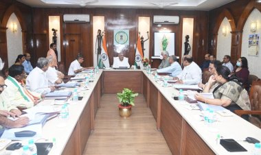 ट्रांसफर बैन ब्रेकिंग न्यूज़ : सरकार ने गठित की 5 सदस्यीय मंत्रिमंडलीय उपसमिति…उपसमिति के अध्यक्ष होंगे गृहमंत्री ताम्रध्वज साहू…शिक्षा मंत्री सहित ये मंत्री होंगे सदस्य… जानिए कब होगी उपसमिति पहली बैठक…