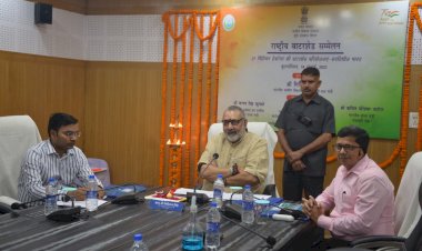 महिलाओं को आर्थिक गतिविधियों से जोड़कर आर्थिक रूप से सशक्त बनाने की दिशा में करें काम,केन्द्रीय योजनाओं से लाभान्वित हितग्राहियों से भी केंद्रीय मंत्री गिरिराज सिंह ने की चर्चा....