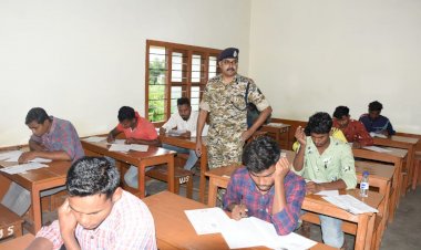 बस्तर फाईटर आरक्षक भर्ती प्रक्रिया वर्ष 2021-22 :- अंतर्गत  बस्तर संभाग के समस्त जिला मुख्यालय में आज दिनांक 17 जुलाई 2022 को प्रातः 10.00 बजे से 12.00 बजे तक लिखित परीक्षा आयोजित की गई