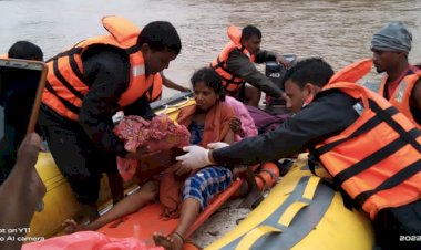 बस्तर क्षेत्र में आपदा के समय जनता की जानमाल की रक्षा करने के लिए देवदूत बने  जवान........................ रेस्क्यू  कार्य में शामिल जवानों को पुलिस महानिरीक्षक, बस्तर रेंज द्वारा ईनाम की घोषणा की गई...................................