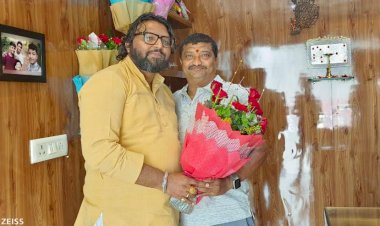 मुक्ति मोर्चा व जनता कांग्रेस जे के नेता नवनीत चांद ने बस्तर कांग्रेस के वरिष्ट नेता शंकर राव से मुलाकात कर , जन्मदिन की दी शुभकामनाएं - ओम मरकाम