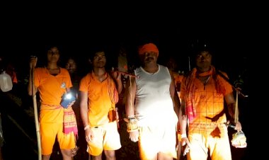 छत्तीसगढ़ के मैनपाट महादेव जी का जलाभिषेक   करने कासी से गंगा जल लेकर कावर  यात्रा करते हुए आज पहुचे वाड्रफनगर