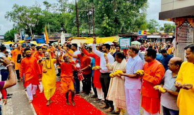 पूर्व विधायक संतोष बाफना के नेतृत्व में किया गया कावड़ियों का स्वागत