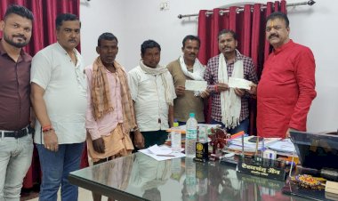 संसदीय सचिव रेखचंद जैन ने मंडई एवं खेल मेला के लिए चोकावाडा पंचायत को सौंपा दो लाख रुपए का चेक