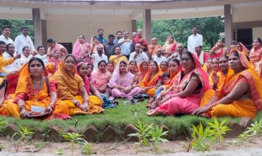 जिला साहू समाज की महिलाओं ने ट्रस्टियों को बाँधी राखी....