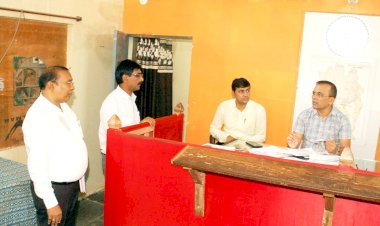 कलेक्टर ने पंडरिया के अनुविभागीय और तहसील न्यायालय में प्रकरणों की बारीकी से जांच पड़ताल की
तहसील न्यायालय रीडर को कारण बताओ नोटिस जारी करने के दिए निर्देश