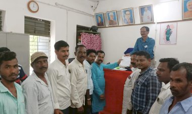 भैयाथान तहसील को सुखा घोषित करने को लेकर भाजपा मंडल अध्यक्ष मार्तण्ड साहू व किसान नेता सुनील साहू ने कलेक्टर के नाम तहसीलदार को सौंपा ज्ञापन...