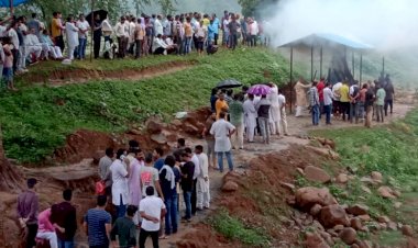 दिवंगत वीरभद्र सिंहदेव पंचतत्व में विलीन, अंतिम संस्कार गृहग्राम धौरपुर में संपन्न।