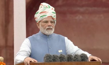 लालकिले पर पीएम मोदी का 83 मिनट भाषण: लालकिले से पीएम नरेंद्र मोदी ने दिलाए 5 प्रण... 25 सालों का दिया टारगेट... नारी के अपमान पर भावुक हो गए... पढ़िए पीएम मोदी के भाषण की बड़ी बातें......