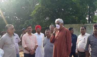 कांग्रेस पदाधिकारियों कार्यकर्ताओं से रूबरू हुए स्वास्थ्य मंत्री, अस्पताल भवन का किया मुआयना।
