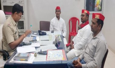 केंद्रीय मंत्री अमित शाह को काला झंडा दिखाने की कोशिश…10 समाजवादी पार्टी कार्यकर्ता गिरफ्तार… रायपुर पुलिस की मुस्तैदी ने सपा कार्यकर्ताओं के मंसूबों पर फेरा पानी….