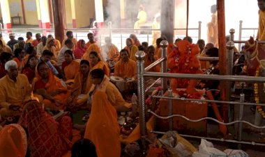 मां शीतला मंदिर सिहावा में सवा लाख गायत्री महामंत्र का जाप...