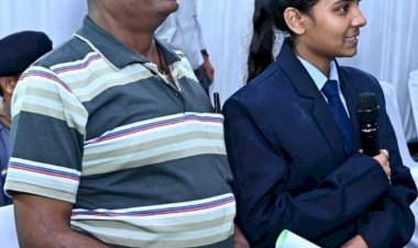 CG News:दसवीं बोर्ड की टॉपर छात्रा ने CM से कहा-“सर मैं आईएएस बनना चाहती हूँ,कोचिंग करना चाहती हूँ”...कोचिंग की बात सुनते ही मुख्यमंत्री ने इन्हें किया इशारा...और इस तरह मुस्कान और उनके पिता के चेहरे पर मुख्यमंत्री ने ला दी मुस्कान....