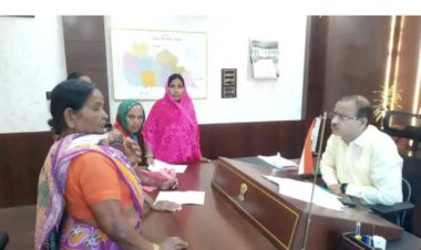 जनदर्शन में आई बुजुर्ग महिला ने सुनाई अपनी दुःख भरे जिंदगी की दास्तां कैसे पुत्र द्वारा किया जाता है प्रताड़ित अविलम्ब बेटे को कलेक्टर ने भरण पोषण करने के लिए जारी किया नोटिस