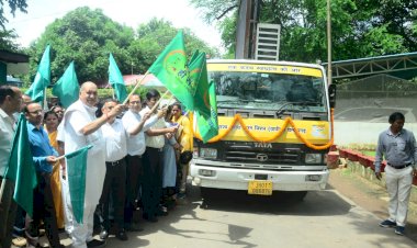 CG News स्वच्छता ही सेवा: पंचायत एवं ग्रामीण विकास मंत्री  रविंद्र चौबे ने प्रदेश व्यापी स्वच्छता ही सेवा अभियान का शुभारंभ किया...सामूहिक श्रमदान से होगी गांवों में साफ -सफ़ाई....