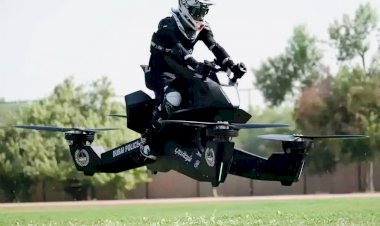 Flying Bike: आ गई Flying Bike,अब हवा में उड़ेगी बाइक, सामने आई तस्वीर और विडियो , जानें कीमत और खासियत…