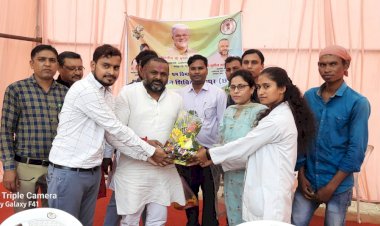 भगवान विश्वकर्मा जयंती समारोह में शामिल हुए कर्मकार मंडल के अध्यक्ष